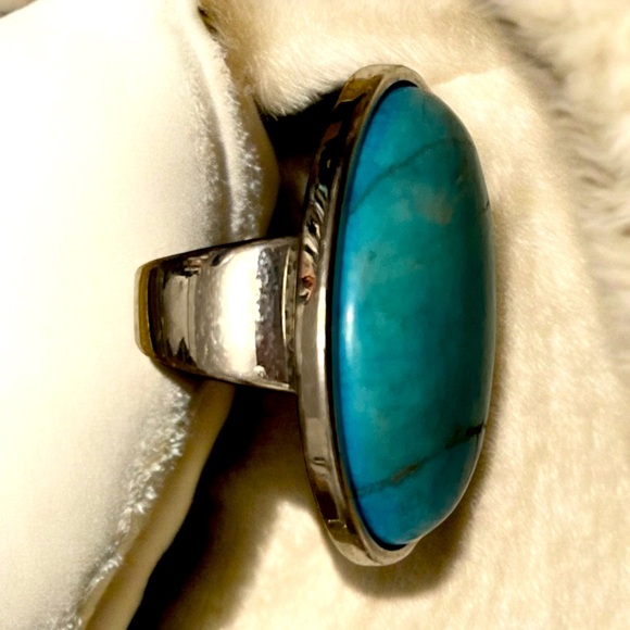 Beautiful Faux Turquoise Ring - Picture 1 of 4